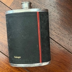 ロイヤルセランゴールのスキットル
の画像