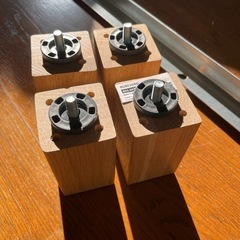 【IKEA】ベッドフレーム LYNGÖR　脚付きの画像