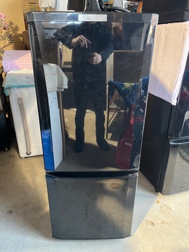 三菱　冷凍冷蔵庫　１４６Ｌ　右開き　２ドア　サファイアブラック　ラウンドカットデザイン　静音設計　省エネ　ＭＲ－Ｐ１５Ｃ