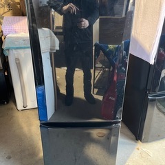 三菱　冷凍冷蔵庫　１４６Ｌ　右開き　２ドア　サファイアブラック　ラウンドカットデザイン　静音設計　省エネ　ＭＲ－Ｐ１５Ｃ