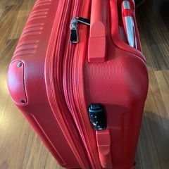 スーツケース 赤 機内持ち込みサイズ の画像
