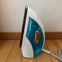 2011年製 Panasonic アイロンの画像