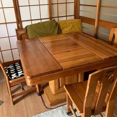 ダイニングテーブル