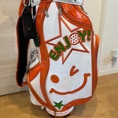 win win styleのゴルフバッグです。