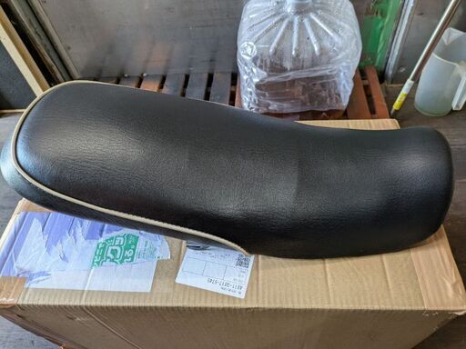 エイプ　社外シート　タンデムバー