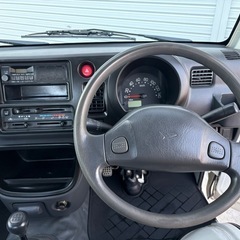 SKY BLUE MOTORです🙇 平成20年式　ダイハツ　ハイゼットトラック　リフトアップ　社外14インチアルミ　　グレー系全塗装　各部チッピングブラック塗装　走行61,300キロ　オシャレカワイイの画像