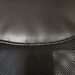 オフィスチェア　ブラック　PCデスクの画像