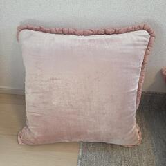 ニトリ　クッション　カバー付き　3個セット　45.0 × 45.0の画像