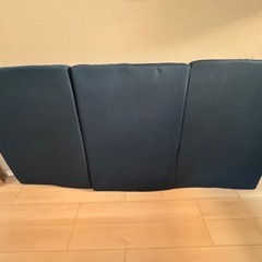 シングル用 ブルー 敷布団 折り畳み可能の画像