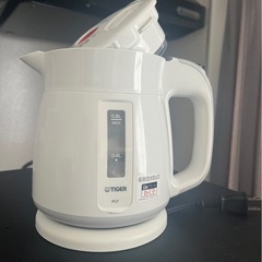SHARP製冷蔵庫・TIGER製電気ケトルの画像
