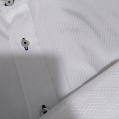 ワイシャツ2枚で★新品と美品　Sサイズの画像