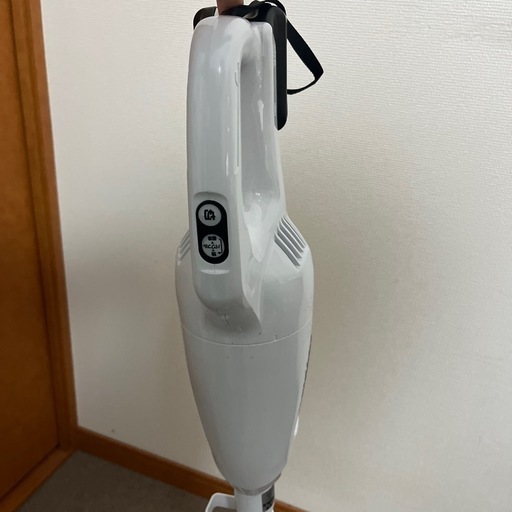 マキタ コードレス掃除機CL108 カプセル式 標準25分稼働/充電22分 軽量定番モデル 10.8Vバッテリ充電器付 CL108FDSHW