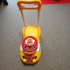 アンパンマンの車の画像