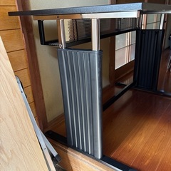 ゲーミングデスクの画像