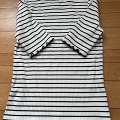 GU、ZOZOTOWNその他半袖トップス4点の画像