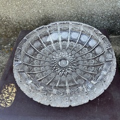 ガラスの灰皿　大きいサイズの物だけ残っています。の画像