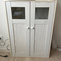 キャビネット 
