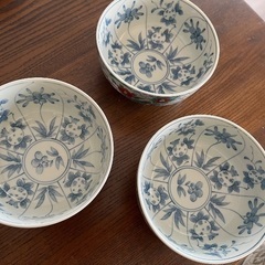 小丼3個　直径12.2㌢　高さ6.5㌢（高台込み）の画像