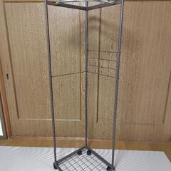 コーナー　ハンガーラック