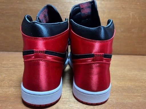 エア ジョーダン1 未使用 箱、バック、変え紐あり