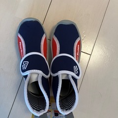 【新品】子供用マリンシューズ　青赤　19cm の画像