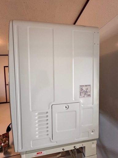 梅雨入りセール☔️　ほぼ新品!　電気乾燥機 東芝ED-60A4ホワイト　スタンド付き　お引き取りの方限定