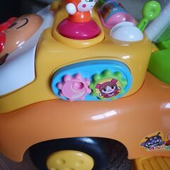 アンパンマンよくばりビジーカーの画像