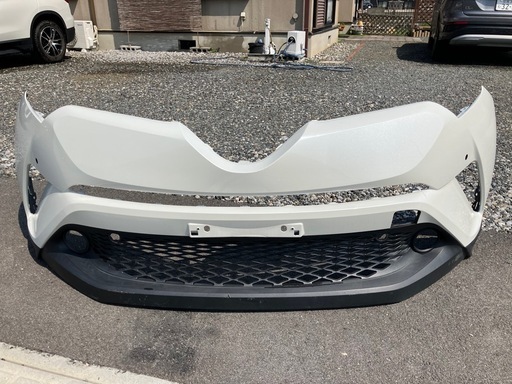 CH-Rのフロントグリル