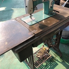 足踏みミシンjanomeの画像