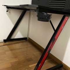 パソコンデスク　赤