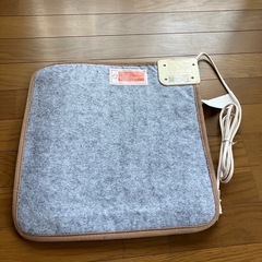 【未使用品】ホットマット 足下用暖房器具 アイリスオーヤマの画像