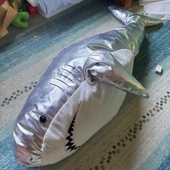 サメ ペンギン
