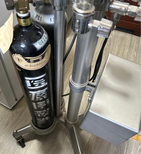 医療用　空酸素ガスボンベ２本メーター付き 医療用 空酸素ガスボンベ2本メーター付き