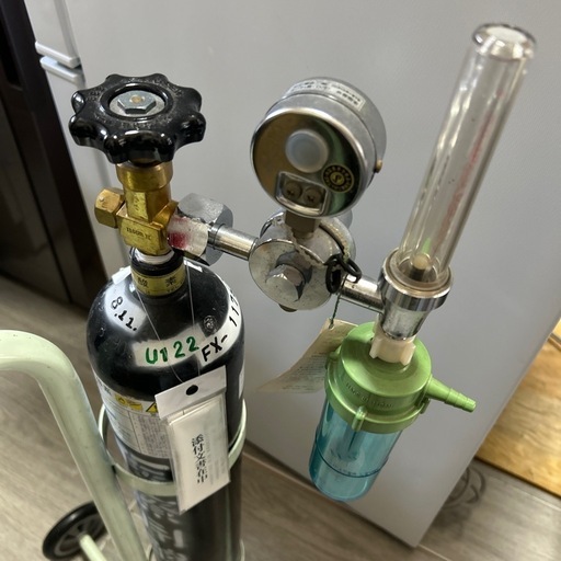 医療用　空酸素ガスボンベメーター付き