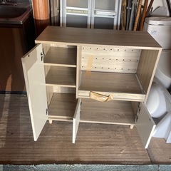 キッチン用タンスの画像