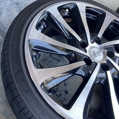 18インチホィールタイヤセットの画像