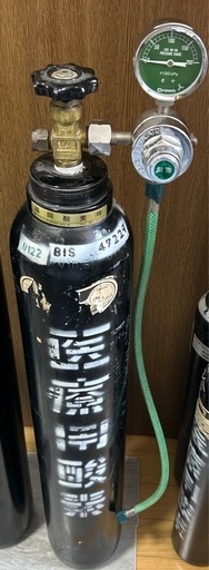 医療用　空酸素ボンベ　メーター付き
