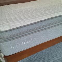 ★ 〚店頭決済も可能〛福岡市・北九州市限定 〚店頭決済も可能〛 【ニトリ】 キングサイズベッドフレーム+シングルサイズマットレス2個 セット 💳自社配送時🌟代引き可💳※現金、クレジット、スマホ決済対応※   【配達は要決済前問い合わせ】の画像