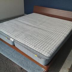 ★ 〚店頭決済も可能〛福岡市・北九州市限定 〚店頭決済も可能〛 【ニトリ】 キングサイズベッドフレーム+シングルサイズマットレス2個 セット 💳自社配送時🌟代引き可💳※現金、クレジット、スマホ決済対応※   【配達は要決済前問い合わせ】の画像