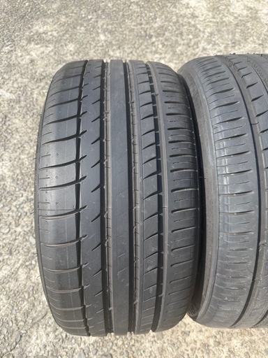 トライアングル　245/35r19 バリ溝