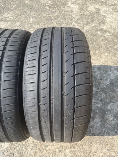 トライアングル　245/35r19 バリ溝