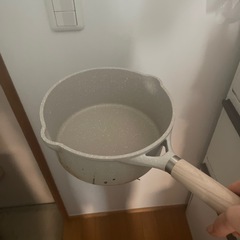  【1年間使用】白い鍋 