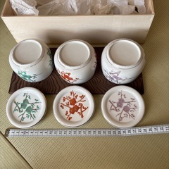昭和レトロ蓋つき陶器の画像