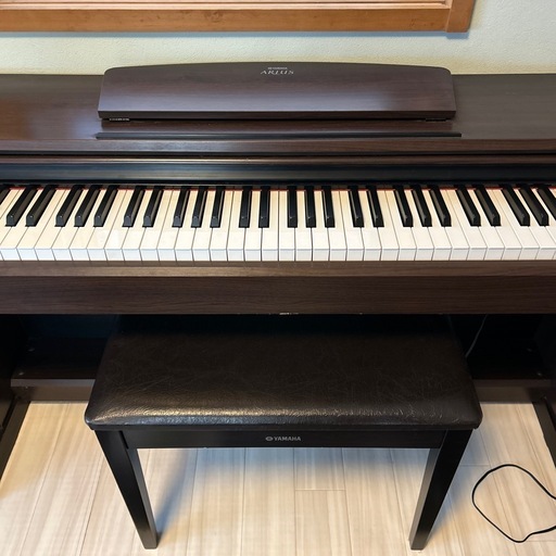 電子ピアノ　YAMAHA ARIUS 