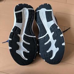 （お話中）アシックススニーカーの画像