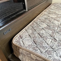お取引中‼️ダブル ベッド マットレス付きの画像