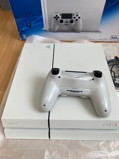 PS4 プレステ4  白 ホワイト⭐︎値下げしました⭐︎
