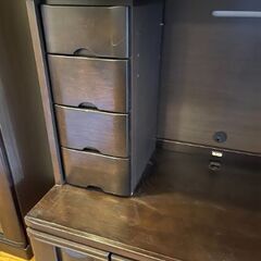 飾り棚つきキャビネットの画像