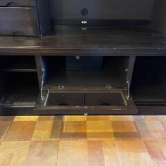 飾り棚つきキャビネットの画像