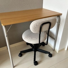 無印折りたたみデスク（ベージュ）とチェア